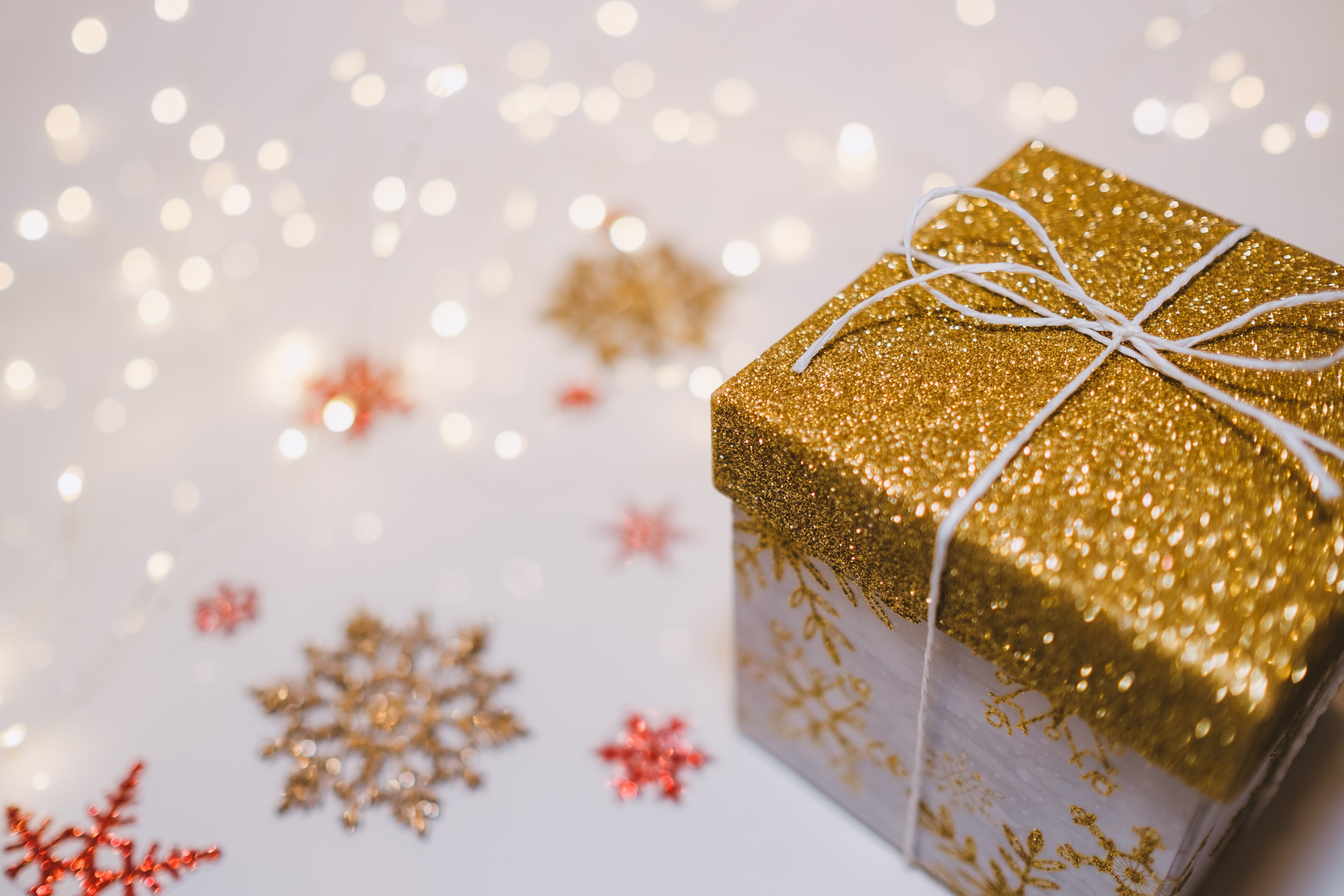 Answer Woman: What are the do's & don'ts of holiday gift shopping?