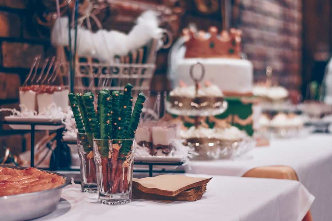 So You Want to Host a Holiday Dinner Party - Tagg Magazine