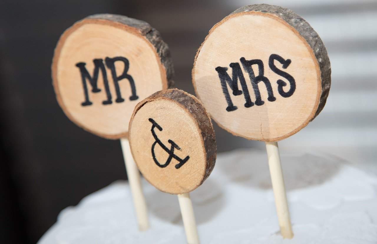 mr and mrs wedding cake toppers